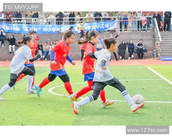 台湾足球女孩的梦想与奋斗：在绿茵场上追逐青春的热血与希望