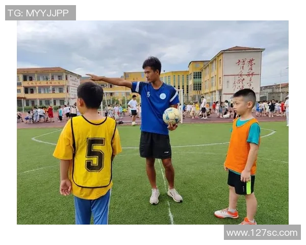 全名足球辅助助力青少年足球发展提升竞技水平与团队合作精神